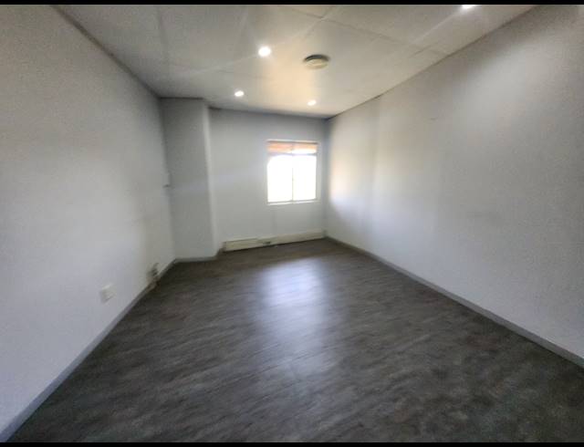 679M² OFFICE TO LET IN HALFWAY GARDENS